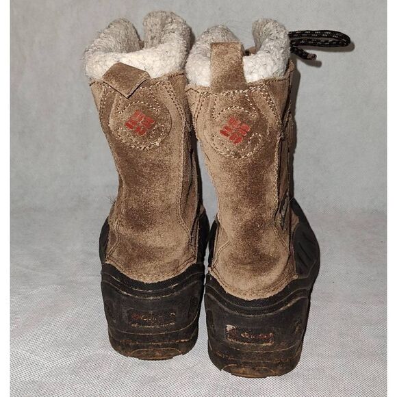 COLUMBIA Kid's Size 2 boot.  NORTH POLAR TOO.  Free red clay. - Picture 4 of 7